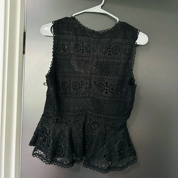 cupcakes & cashmere Black Sleeveless Peplum Blouse - Picture 2 of 8